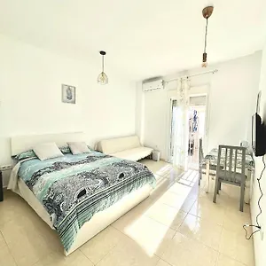 luna-rooms-centro.1costadelsol.com/