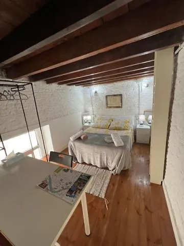 Airbhouse Private Rooms & Apartments Siviglia Spagna